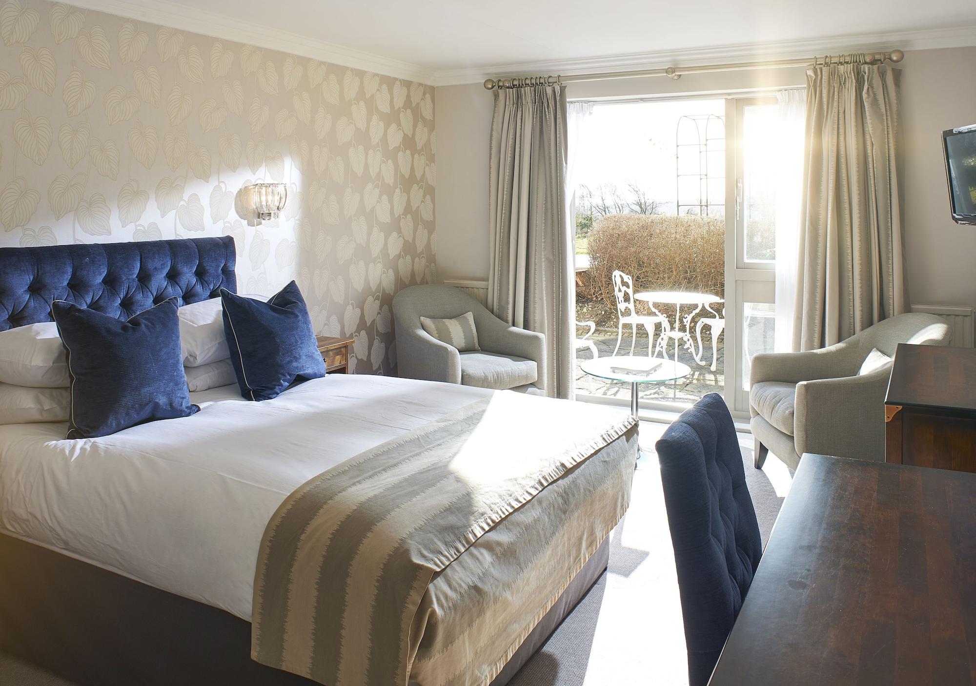 The Manor Elstree Hotel Exterior photo
